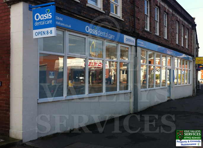 Commercial shopfront windows cleaned